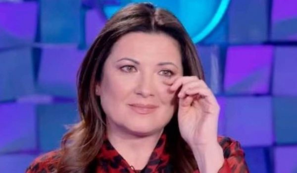 Cinegiornale.net gaffe-tremenda-giovanna-civitillo-e-bufera-su-di-lei-amadeus-incredulo-600x350 Gaffe tremenda Giovanna Civitillo: é bufera su di lei | Amadeus incredulo Gossip News  