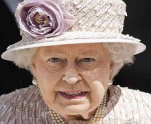 Cinegiornale.net la-regina-elisabetta-ii-aveva-il-cancro-ma-non-lo-ha-detto-a-nessuno-una-battaglia-fino-alla-fine-220x180 La regina Elisabetta II aveva il cancro, ma non lo ha detto a nessuno | Una battaglia fino alla fine Gossip News  