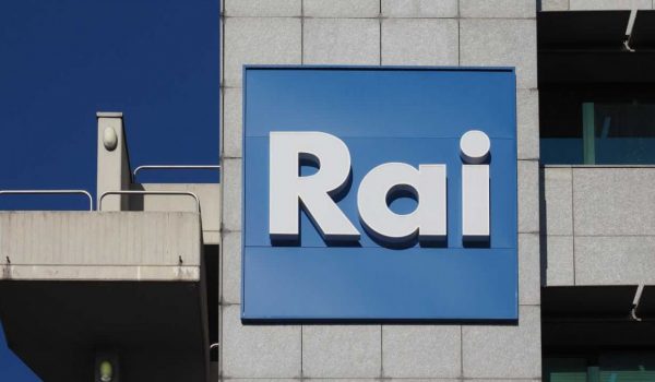 Cinegiornale.net lo-ha-fatto-davvero-si-e-tatuata-la-faccia-di-un-celebre-conduttore-rai-sul-braccio-foto-600x350 Lo ha fatto davvero, si è tatuata la faccia di un celebre conduttore RAI sul braccio | FOTO Gossip News  