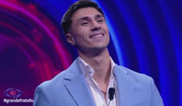 Cinegiornale.net mirko-brunetti-a-ruota-libera-su-perla-tutti-sconvolti-come-stanno-davvero-le-cose-600x350 Mirko Brunetti a ruota libera su Perla: tutti sconvolti | Come stanno davvero le cose Gossip News  