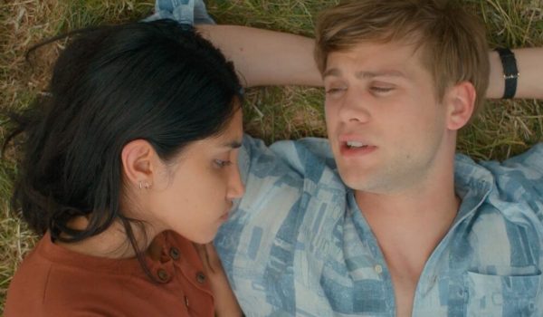 Cinegiornale.net one-day-la-spiegazione-e-il-significato-del-finale-della-serie-netflix-dal-romanzo-di-david-nicholls-600x350 One Day, la spiegazione e il significato del finale della serie Netflix dal romanzo di David Nicholls News Serie-tv  