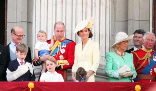 Cinegiornale.net royal-family-col-fiato-sospeso-kate-fuori-per-un-altro-mese-ansia-alle-stelle-per-la-principessa-600x350 Royal Family col fiato sospeso: Kate fuori per un altro mese | Ansia alle stelle per la principessa Gossip News  
