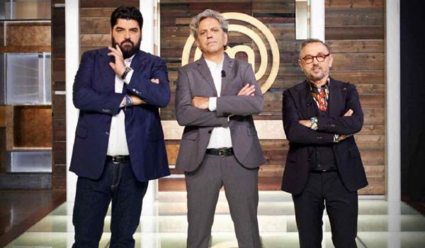 Cinegiornale.net svelati-i-compensi-di-barbieri-canavacciuolo-e-locatelli-sono-cifre-da-capogiro-bufera-su-masterchef-1-600x350 Svelati i compensi di Barbieri, Canavacciuolo e Locatelli: sono cifre da capogiro | Bufera su MasterChef Gossip News  