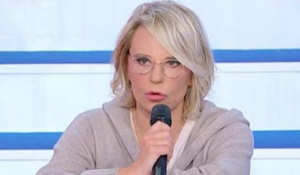 Cinegiornale.net uomini-e-donne-storica-dama-dice-stop-maria-non-riesce-a-fermarla-600x350 Uomini e Donne, storica dama dice stop: Maria non riesce a fermarla Gossip News  
