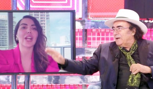 Cinegiornale.net al-bano-in-imbarazzo-totale-la-moglie-fa-scoppiare-di-cuori-una-foto-e-si-scatena-la-polemica-600x350 Al Bano in imbarazzo totale: la moglie fa scoppiare di cuori una foto e si scatena la polemica Gossip News  