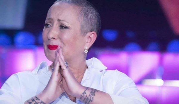 Cinegiornale.net carolyn-smith-tutti-col-fiato-sospeso-rischio-per-le-gambe-e-fatica-a-respirare-600x350 Carolyn Smith, tutti col fiato sospeso: rischio per le gambe e fatica a respirare Gossip News  
