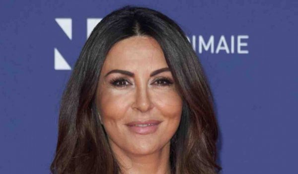 Cinegiornale.net sabrina-ferilli-incidente-bollente-il-vento-solleva-il-vestito-e-si-vede-tutto-600x350 Sabrina Ferilli, incidente bollente: il vento solleva il vestito e si vede tutto Gossip News  