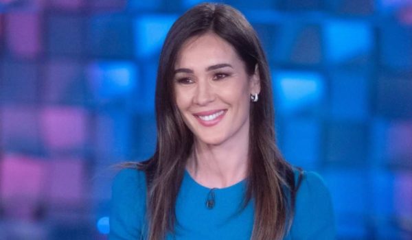 Cinegiornale.net verissimo-anticipazioni-sbarca-in-italia-la-grande-pop-star-colpaccio-mediaset-600x350 Verissimo anticipazioni: sbarca in Italia la grande pop star | Colpaccio Mediaset News  