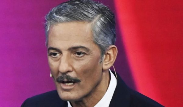 Cinegiornale.net viva-rai-2-una-presenza-inaspettata-fiorello-ferma-tutto-e-corre-da-lei-600x350 Viva Rai 2: una presenza inaspettata | Fiorello ferma tutto e corre da lei Gossip News  