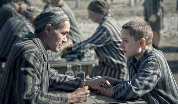 Cinegiornale.net il-tatuatore-di-auschwitz-recensione-dei-primi-2-episodi-600x350 Il tatuatore di Auschwitz: recensione dei primi 2 episodi News Recensioni Serie-tv  