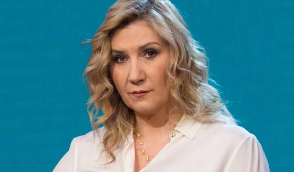 Cinegiornale.net mentre-serena-bortone-continua-la-sua-lotta-in-rai-la-collega-mediaset-legge-il-suo-libro-600x350 Mentre Serena Bortone continua la sua lotta in RAI, la collega Mediaset legge il suo libro Gossip News  