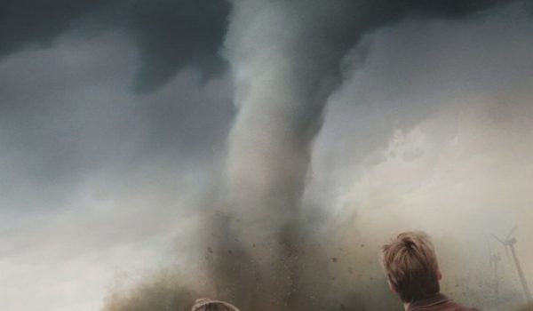 Cinegiornale.net twisters-glen-powell-e-il-domatore-di-tornado-nel-secondo-trailer-del-disaster-movie-600x350 Twisters: Glen Powell è il domatore di tornado nel secondo trailer del disaster movie News  