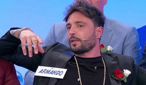 Cinegiornale.net uomini-e-donne-armando-fidanzato-lei-ha-venti-anni-di-meno-2-600x350 Uomini e Donne: Armando fidanzato | Lei ha venti anni di meno News  