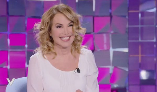 Cinegiornale.net barbara-durso-non-sta-nella-pelle-ditemi-quando-esce-il-fillm-che-aspetta-con-ansia-600x350 Barbara D’Urso non sta nella pelle: “Ditemi quando esce” | Il fillm che aspetta con ansia Gossip News  