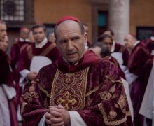 Cinegiornale.net conclave-rilasciato-il-trailer-del-film-con-ralph-fiennes-stanely-tucci-e-isabella-rossellini-220x180 Conclave: rilasciato il trailer del film con Ralph Fiennes, Stanely Tucci e Isabella Rossellini News  