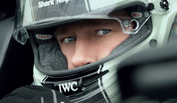 Cinegiornale.net f1-brad-pitt-e-al-posto-di-guida-nel-primo-sguardo-al-prossimo-film-del-regista-di-top-gun-maverick-600x350 F1, Brad Pitt è al posto di guida nel primo sguardo al prossimo film del regista di Top Gun: Maverick News  