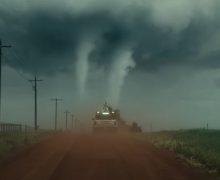 Cinegiornale.net twisters-il-film-ha-fatto-perdere-la-testa-a-tom-cruise-alla-sua-premiere-220x180 Twisters: il film ha fatto “perdere la testa” a Tom Cruise alla sua première News  