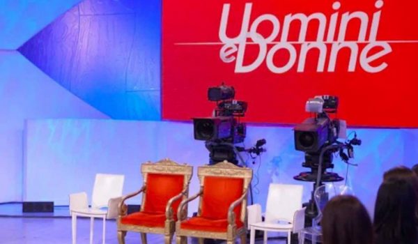 Cinegiornale.net imbarazzante-e-volgare-ex-volto-di-uomini-e-donne-sotto-accusa-600x350 “Imbarazzante e volgare”: ex volto di Uomini e Donne sotto accusa Gossip News  