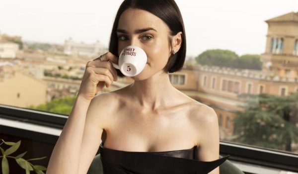 Cinegiornale.net emily-in-paris-netflix-rinnova-la-serie-per-una-quinta-stagione-600x350 Emily in Paris: Netflix rinnova la serie per una quinta stagione News  