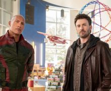 Cinegiornale.net red-one-dwayne-johnson-e-chris-evans-danno-la-caccia-a-babbo-natale-nel-nuovo-trailer-ufficiale-220x180 Red One, Dwayne Johnson e Chris Evans danno la caccia a Babbo Natale nel nuovo trailer ufficiale News  
