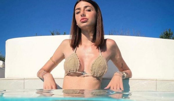 Cinegiornale.net i-follower-donano-15-mila-euro-alla-famosa-influencer-per-rifarsi-il-seno-indignazione-generale-600x350 I follower donano 15 mila euro alla famosa influencer per rifarsi il seno | Indignazione generale Gossip News  