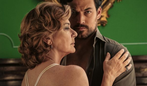 Cinegiornale.net inganno-recensione-della-miniserie-netflix-con-monica-guerritore-e-giacomo-gianniotti-600x350 Inganno: recensione della miniserie Netflix con Monica Guerritore e Giacomo Gianniotti News Recensioni Serie-tv  