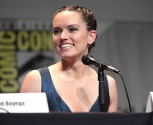 Cinegiornale.net dedication-daisy-ridley-protagonista-del-film-action-thriller-del-regista-di-casino-royale-220x180 Dedication: Daisy Ridley protagonista del film action-thriller del regista di Casino Royale News  