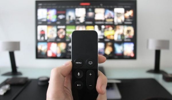 Cinegiornale.net capodanno-2025-in-tv-cosa-vedere-la-notte-di-san-silvestro-600x350 Capodanno 2025 in tv: cosa vedere la notte di San Silvestro News  