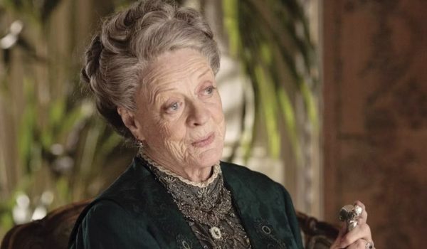 Cinegiornale.net laddio-di-downton-abbey-un-ultimo-omaggio-alla-famiglia-crawley-e-a-maggie-smith-600x350 L’addio di Downton Abbey: un ultimo omaggio alla famiglia Crawley e a Maggie Smith News  