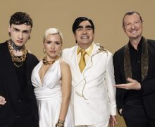 Cinegiornale.net amadeus-torna-in-tv-un-nuovo-programma-e-in-giuria-tre-cantanti-famosissimi-220x180 Amadeus torna in tv, un nuovo programma e in giuria tre cantanti famosissimi News  