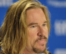 Cinegiornale.net lultimo-video-di-val-kilmer-la-star-si-e-spenta-a-65-anni-dopo-una-lunga-malattia-220x180 L’ultimo video di Val Kilmer, la star si è spenta a 65 anni dopo una lunga malattia News  