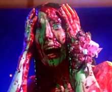 Cinegiornale.net carrie-lo-sguardo-di-satana-torna-sullo-schermo-matthew-lillard-e-mike-flanagan-riscrivono-lhorror-di-stephen-king-220x180 Carrie – Lo sguardo di Satana torna sullo schermo: Matthew Lillard e Mike Flanagan riscrivono l’horror di Stephen King News  