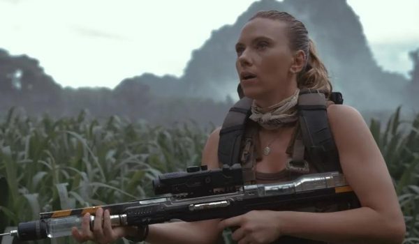 Cinegiornale.net jurassic-world-scarlett-johansson-guida-il-ritorno-alle-origini-del-franchise-e-una-lettera-damore-a-steven-spielberg-600x350 Jurassic World, Scarlett Johansson guida il ritorno alle origini del franchise: “È una lettera d’amore a Steven Spielberg” News  