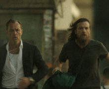 Cinegiornale.net black-rabbit-il-trailer-della-miniserie-con-jude-law-e-jason-bateman-220x180 Black Rabbit: il trailer della miniserie con Jude Law e Jason Bateman News  