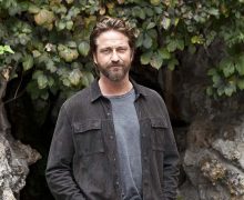 Cinegiornale.net gerard-butler-fuori-da-venezia-con-gal-gadot-la-sua-battuta-su-wonder-woman-torna-virale-220x180 Gerard Butler fuori da Venezia con Gal Gadot: la sua battuta su Wonder Woman torna virale Cinema News  
