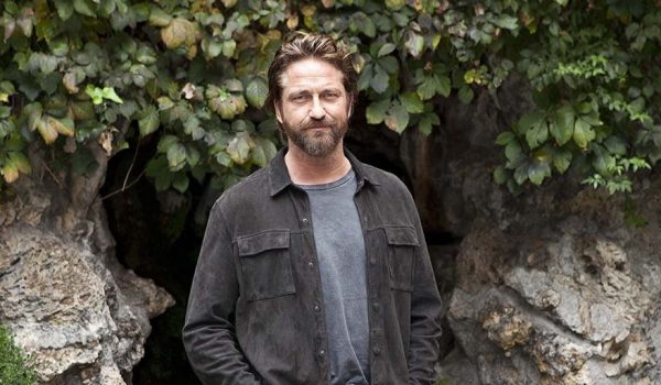 Cinegiornale.net gerard-butler-fuori-da-venezia-con-gal-gadot-la-sua-battuta-su-wonder-woman-torna-virale-600x350 Gerard Butler fuori da Venezia con Gal Gadot: la sua battuta su Wonder Woman torna virale Cinema News  