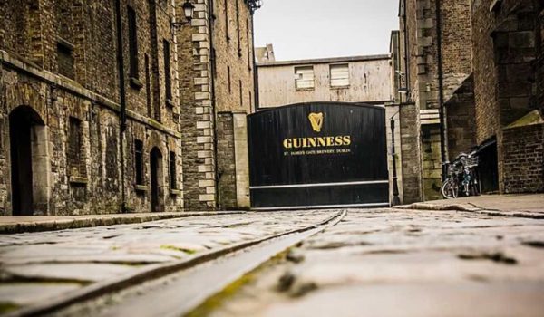 Cinegiornale.net guinness-storehouse-di-dublino-storia-dove-si-trova-e-perche-devi-visitarla-almeno-una-volta-nella-vita-600x350 Guinness Storehouse di Dublino: storia, dove si trova e perché devi visitarla almeno una volta nella vita News  