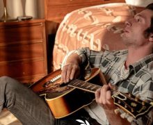 Cinegiornale.net springsteen-come-non-lavete-mai-visto-il-film-con-jeremy-allen-white-rompe-tutte-le-regole-del-biopic-220x180 Springsteen come non l’avete mai visto: il film con Jeremy Allen White rompe tutte le regole del biopic Cinema News Recensioni  