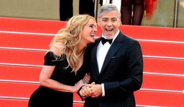Cinegiornale.net george-clooney-ignora-julia-roberts-tutti-gli-occhi-su-amal-tra-nuove-voci-di-crisi-600x350 George Clooney ignora Julia Roberts: tutti gli occhi su Amal tra nuove voci di crisi Cinema Gossip News  