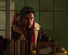 Cinegiornale.net natale-senza-babbo-recensione-la-crisi-di-mezza-eta-tocca-pure-a-babbo-natale-220x180 Natale senza babbo, recensione: la crisi di mezza età tocca pure a Babbo Natale News Recensioni  