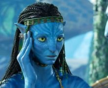 Cinegiornale.net avatar-fuoco-e-cenere-zoe-saldana-diventa-lattrice-con-il-maggior-incasso-della-storia-del-cinema-2-220x180 Avatar: Fuoco e Cenere: Zoe Saldaña diventa l’attrice con il maggior incasso della storia del cinema News  